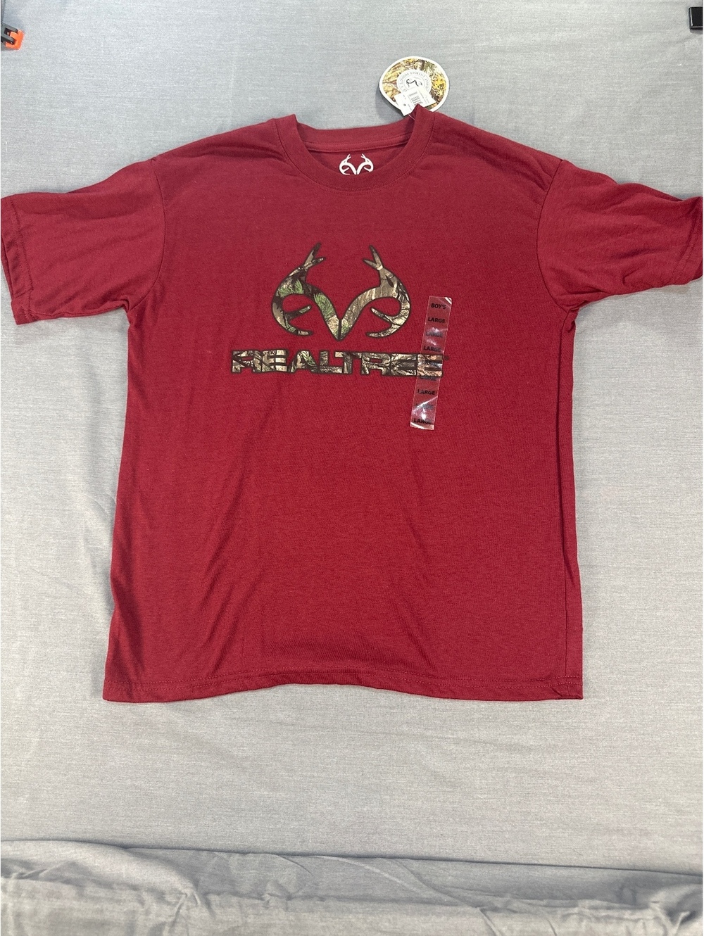 Realtree Boys Large T Shirt Burgundy Camo Logo Short Sleeve NWT